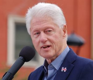 Bill_Clinton_(30349165325)_(cropped)